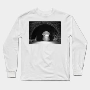 Snowing on the Oxford Canal Newbold Tunnel Long Sleeve T-Shirt